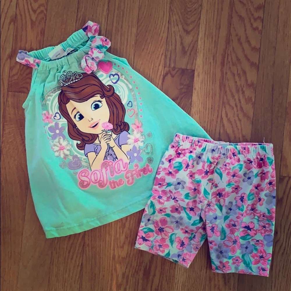 Disney Sophia set. Size 2t